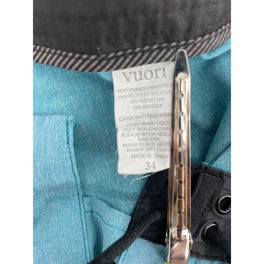 Vuori‎ Cruise Boardshorts Mens 34 Blue Black Camo Waist Performance 8